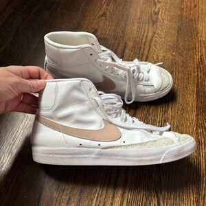 Nike Blazer Mid '77 shoes white & peach womens size 8.5